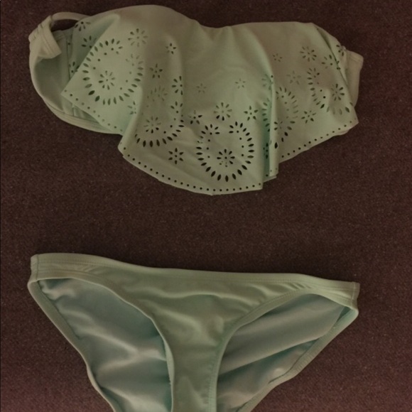 Bathing suits !!! - Picture 4 of 5